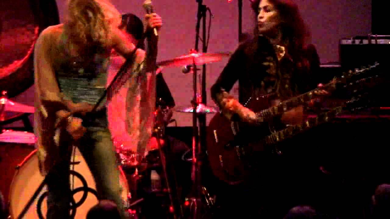 Lez Zeppelin - The Song Remains The Same - YouTube