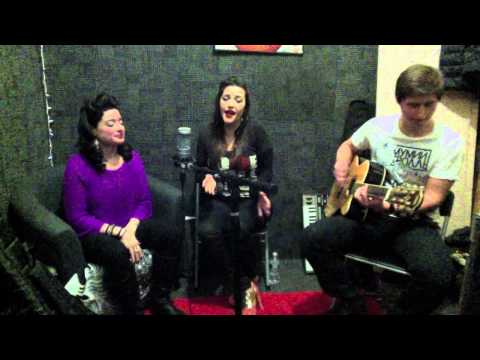 Valerie - Amy Winehouse (acoustic cover) Cara Samantha, Nina Siegel & Iakov Kremenskiy