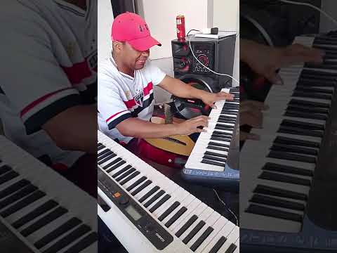 Nando varonil Belo Horizonte Minas gerais canta Djavan oceanos