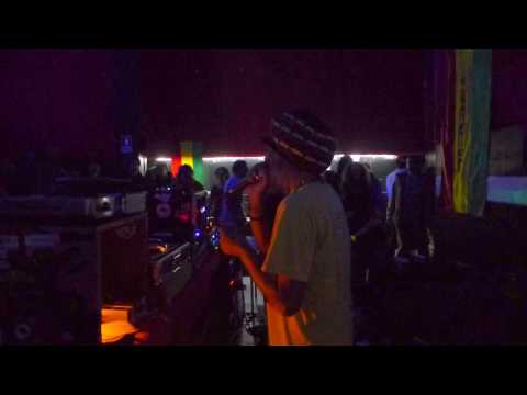 King Alpha ft. Idren Natural @ Dub Station (MI) Italy - Idren Natural - "Roar Like A Lion"