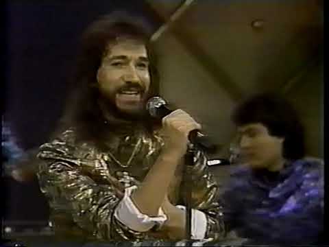 Consiguete Un Nuevo Viejo (Live Performance) - Los Bukis