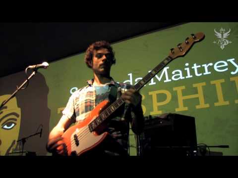 18 The Ballad of LeBron & Kobe - SANANDA MAITREYA & The Nudge Nudge