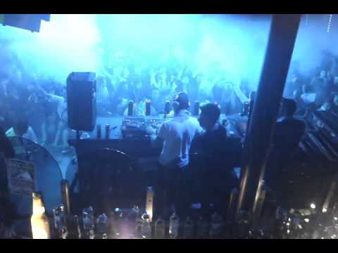 Tenishia Live @ Tattingers 24-12-11 : System F & Cosmic Gate - The Blue Theme