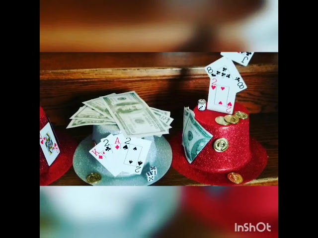 Vídeo relacionado con Bubaxuce 12 Piezas Decoraciones Temáticas De Casino Fiesta Dados De Póker Centros De Panal para Mesas Fichas De Casino para Cabina De Fotos Adornos De Mesa para Juegos De