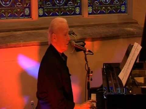 Liam Reilly Live - The Streets Of New York.wmv