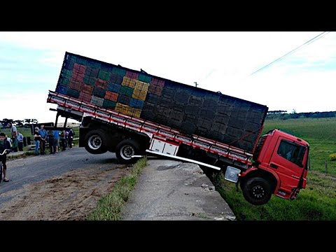 Top 20 Dangerous Crazy Truck & Car Driving Fails | Rescue Idiots Excavator Fails, Truck Crashed 2024