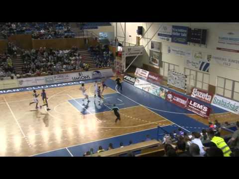 Hristo Nikolov block against BCM Pitesti