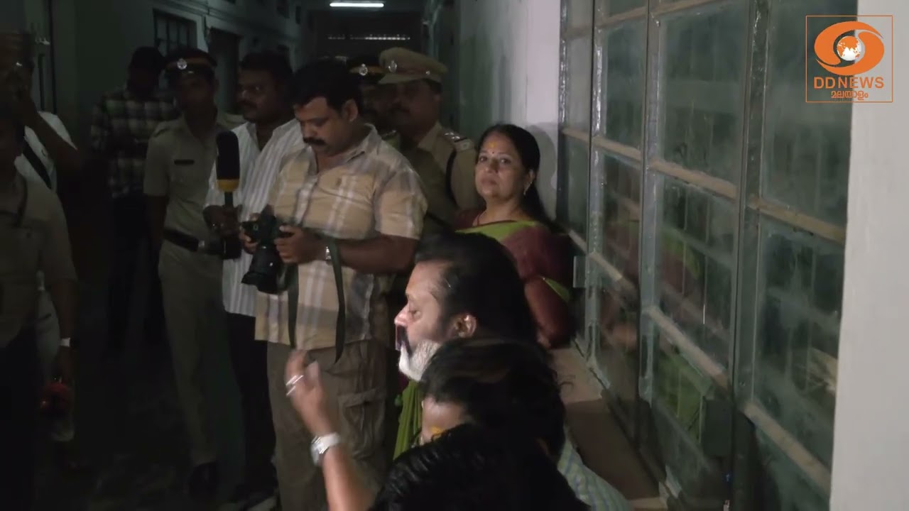 സുരേഷ് ഗോപി വോട്ട് രേഖപ്പെടുത്താൻ ഗുരുവായൂർ മണ്ഡലത