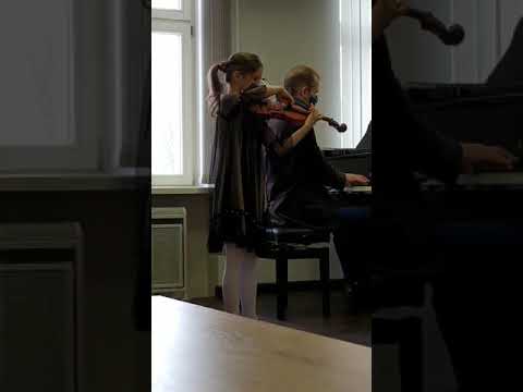 П.И. Чайковский «Сентиментальный вальс».Исполняет София Шкулепа(9 лет).