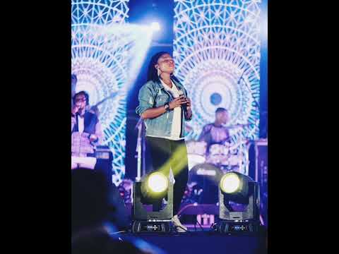 Repositionne ma vie, extrait de l'adoration qui libère/Chantre Inès de la Miséricorde.