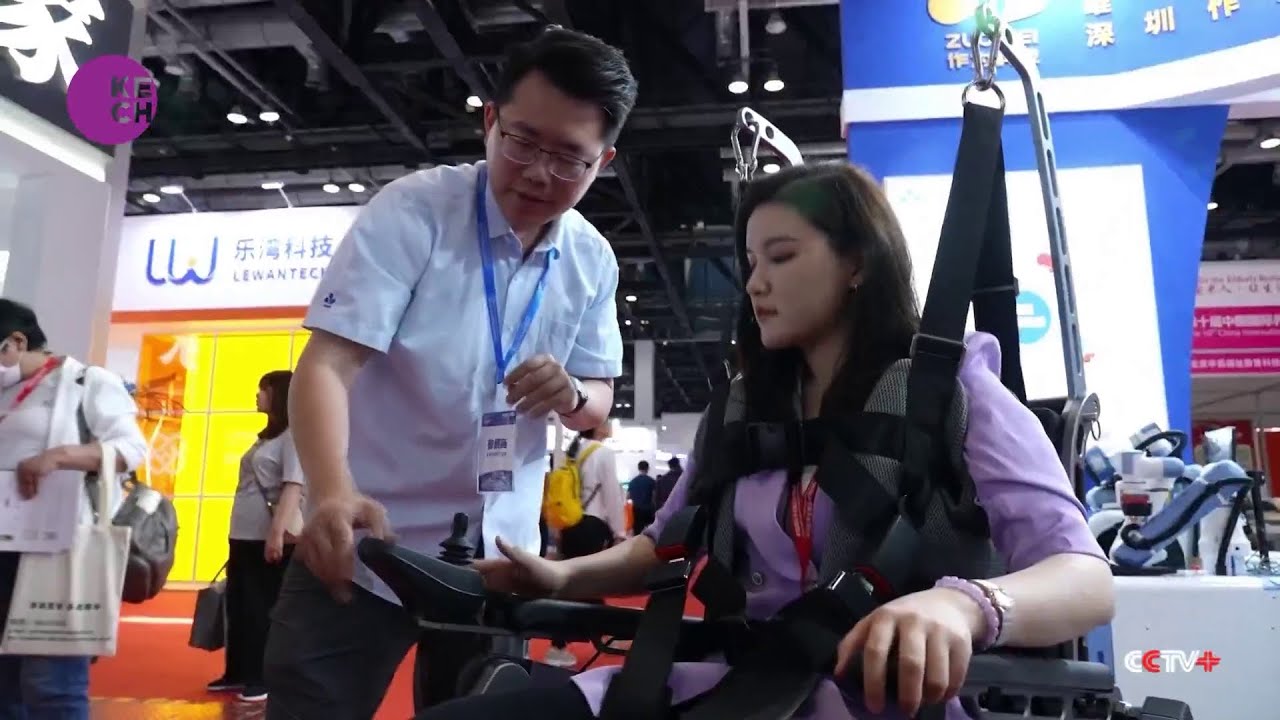 AI Robots Redefine Elderly Care in China