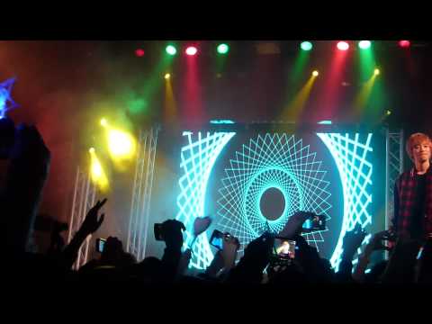 130210 Niel CAP Solo Teen Top Barcelona