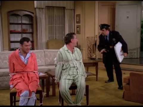The Odd Couple - Murray We Were Robbed, Break The Door Down