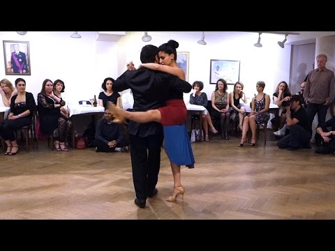  Guillermo Barrionuevo  and  Mariela Sametband  are  dancing  to  the  tango  "  Navegante  "  by  Carlos di Sarli  in  2015