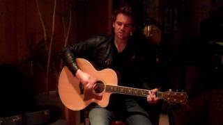 Tyler Hilton - NEW SONG &quot;Keep On&quot; Acoustic