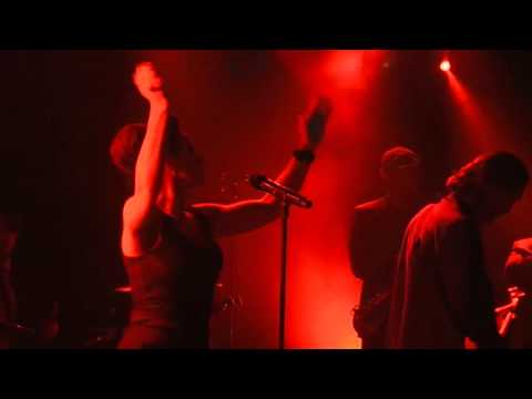 Robin McKelle & The Flytones - Walk On By - Live La Maroquinerie 22-10-2012