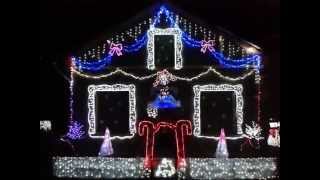 preview picture of video 'Maison illuminée Noël 2014 Bort-les-Orgues/lighted house Bort-les-Orgues (France)'