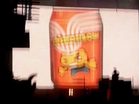 DIE ANTWOORD Enya's "Orinoco Flow" cover at Sonar 2012