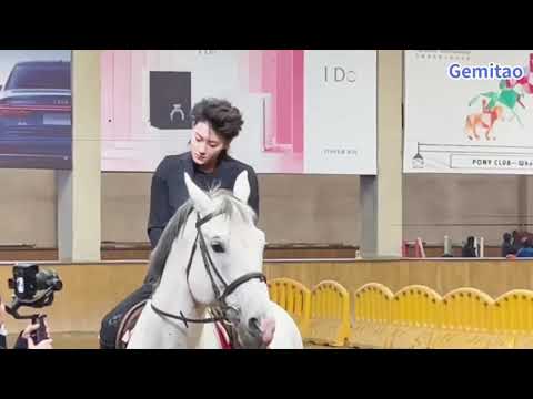 [Vietsub] 210301 #ZTAO Hoàng Tử Thao cưỡi ngựa