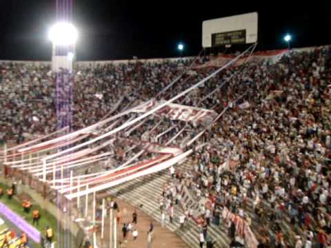 "www.locosporelglobo.com.ar" Barra: La Banda de la Quema • Club: Huracán
