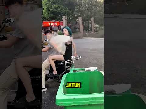 Mk: lu ngajak cewek buat buang sampah bilek #shorts