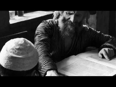 Shlomo Carlebach - 3 Great Songs - Oyfn Pripetchik - Yiddish Song / Hava Nagila / Avremele Melamed