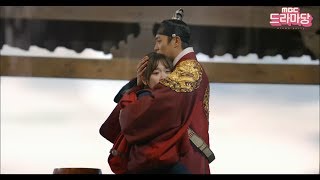 Download lagu 비 오는날, 내 마음도 두준두준♥ 할까?Will he come on a rainy day? mp3 Download lagu 비 오는날, 내 마음도 두준두준♥ 할까?Will he come on a rainy day? mp3