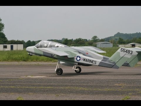 GIANT 38% SCALE RC OV-10 BRONCO & VICKERS WELLINGTON AT LONG MARSTON MODEL AIRCRAFT SHOW - 2014