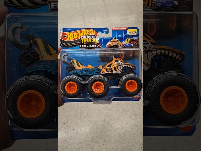 Vídeo relacionado con Hot Wheels Monster Trucks Coche Teledirigido, HW Tiger Shark RC, Coche de juguete todoterreno con mando radio control con alcance de 30 metros, escala 1:24, regalo para niños y niñas +4 años, HNV03