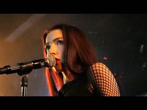 Chrysta Bell - 52Hz - Live Paris 2018