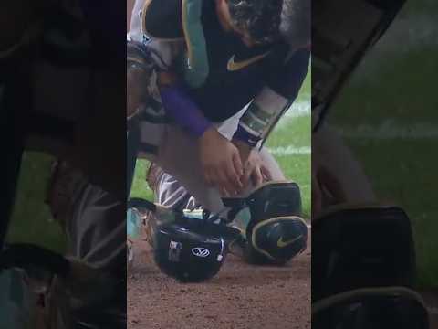 Gabriel Moreno INJURED His Hand!