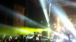 Five Finger Death Punch- Bulletproof (LIVE)