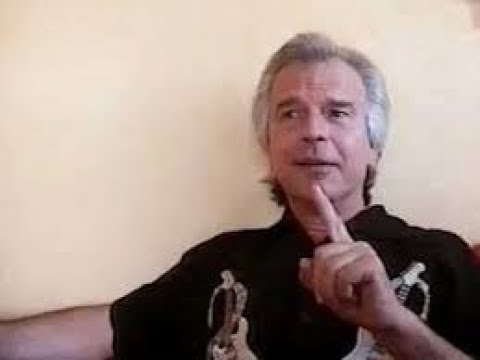 T.Rextasy Tribute band front-man Danielz, interviews Tony Visconti.  (2000)