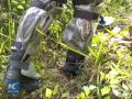 How do Chinese soldiers clear landmines?