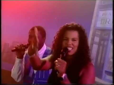 Youssou N'Dour ft Neneh Cherry - 7 Seconds 🔊 Live 🎶 🎵