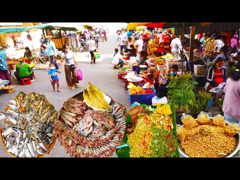 Our Natural Living In Market - Fact Foods And People Activities At Boeung Trabaek Market