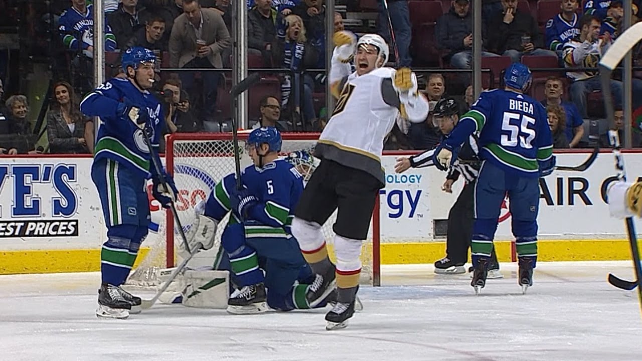 VIDÉO: Il fête son nouveau contrat avec Vegas...