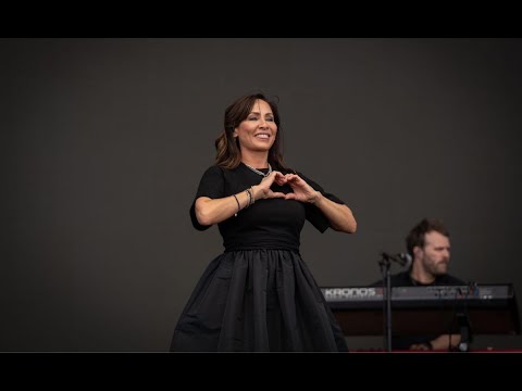 Natalie Imbruglia - Wishing I Was There (Live at Isle Of Wight Festival 2024)