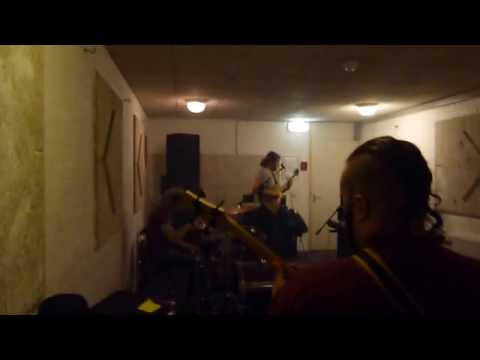 Jah Heavy Load -Jah Bredrin (vibrating images)