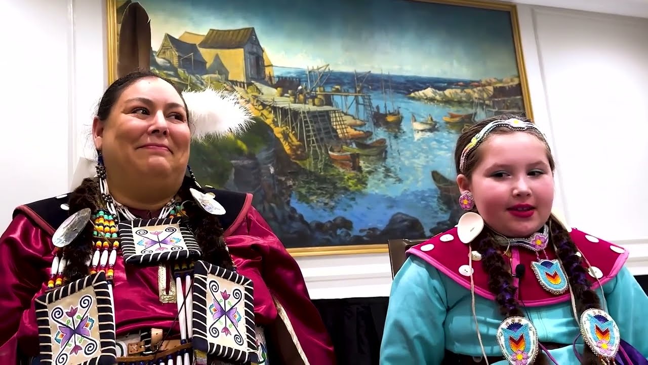 Listen to a mother and daughter talk about learning Mi'kmaq. thumbnail