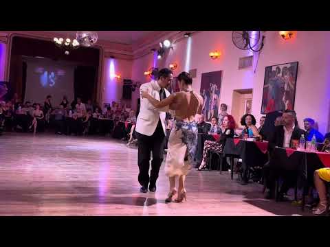 Gabriel Salvi & Carolina Leonardelli. Tango/ Vals: Pobre Flor. En lo de Balmaceda.  BsAs. 12/28/2023