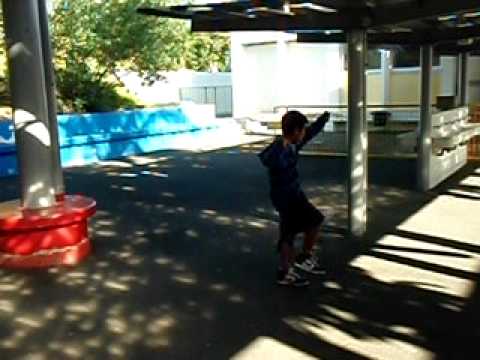 T QUEST YEETING dancing !!! in front of class mate