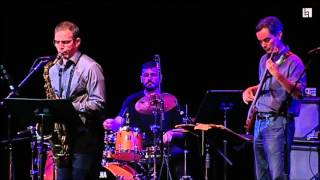 Cerca by Fernando Huergo