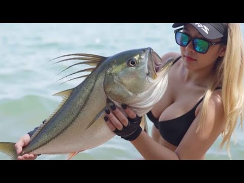 Amazing Hook Fishing – Village Girl Catches a Giant Carp!