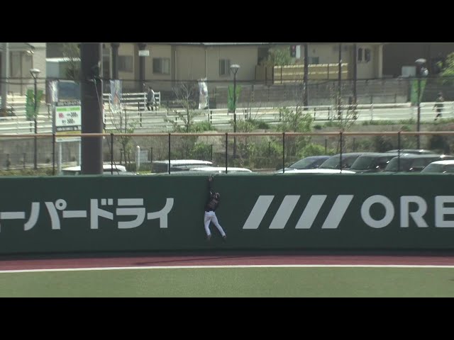 【ファーム】バファローズ・茶野篤政 レフトフェンス際の打球をジャンピングキャッチ!! 2025年4月18日 福岡ソフトバンクホークス 対 オリックス・バファローズ