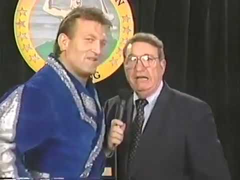 Paul Orndorff laughs at Ronnie Garvin trying to relate to fans - 9/5/1992 - SMW