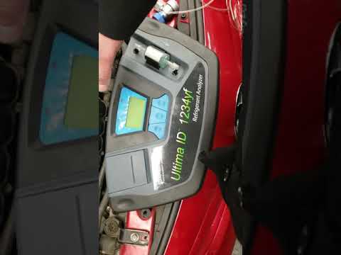 Refrigerant analyzer