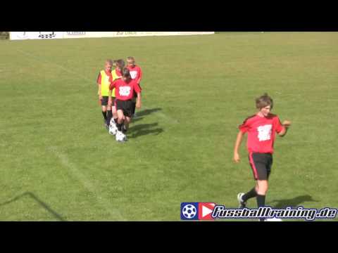 Sprint mit Ball - Fußballtraining Fußball 0187
