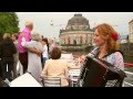 Fabelhaftes Akkordeon "Sous le ciel de Paris ...
