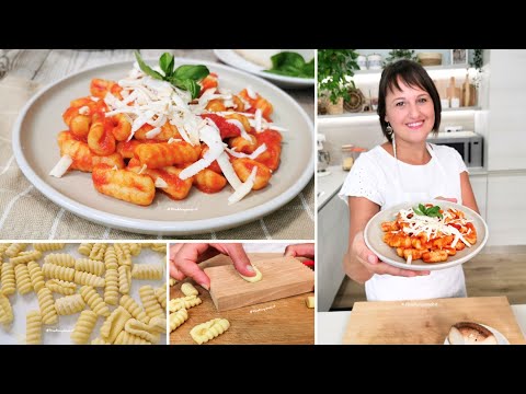 Cavatelli rigati fatti in casa e conditi con sugo semplice e ricotta infornata